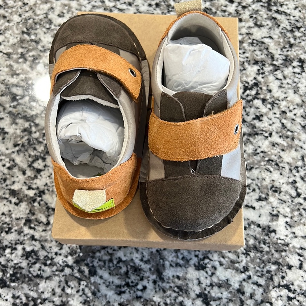 Toddler size 7 dress shoe